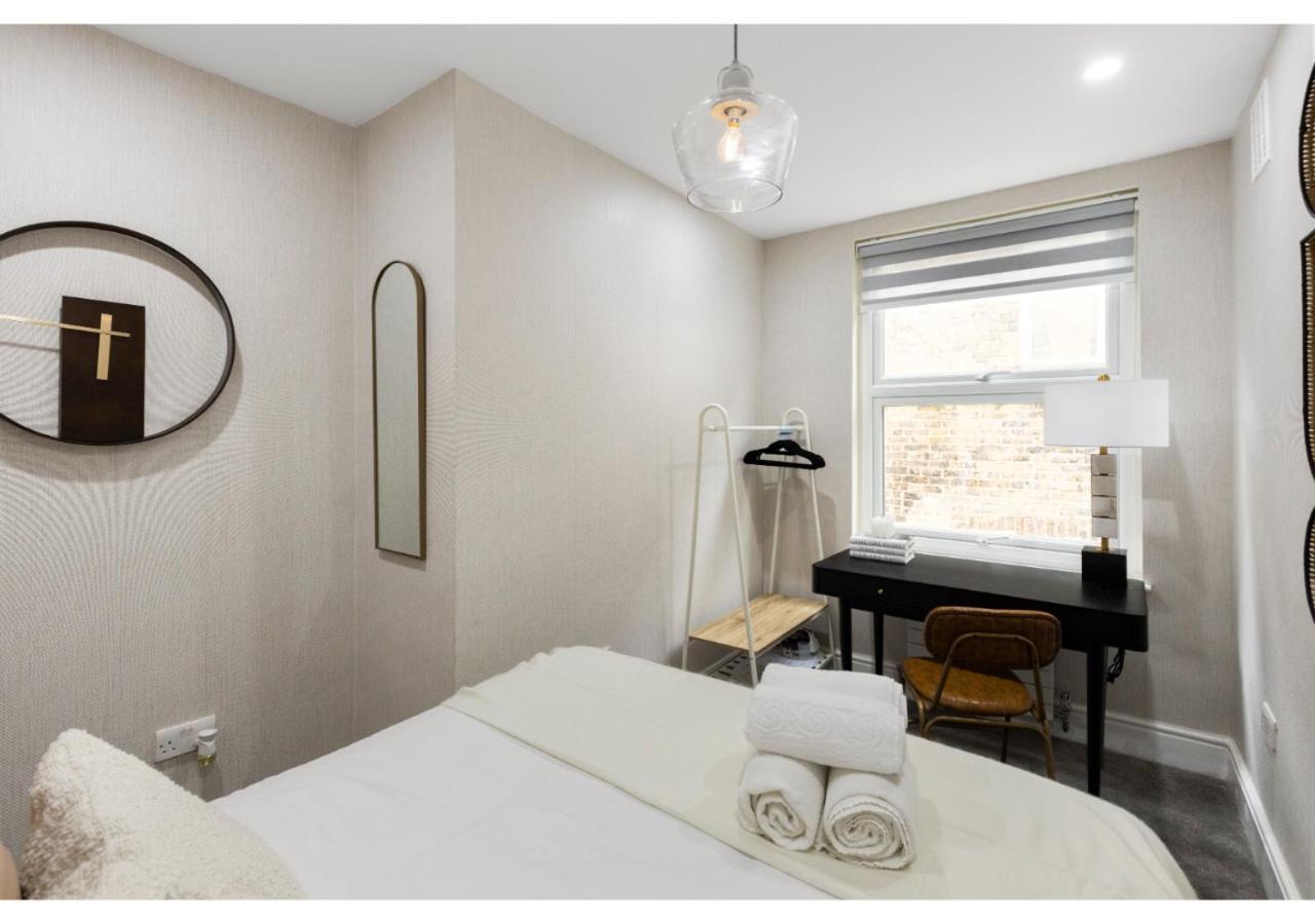 Conveniently Situated - Luxuriously Furnished! Apartment London Exterior photo