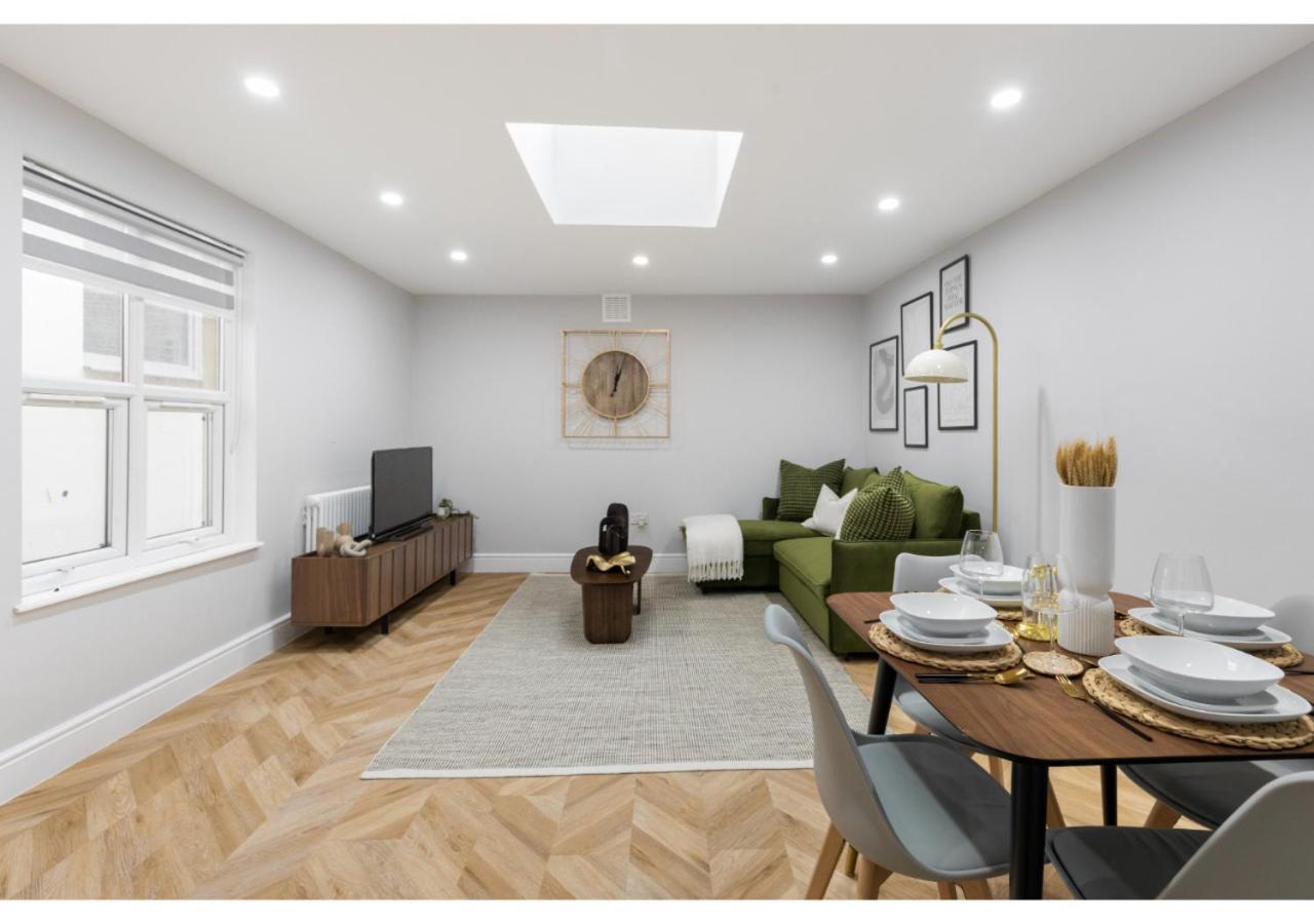 Conveniently Situated - Luxuriously Furnished! Apartment London Exterior photo