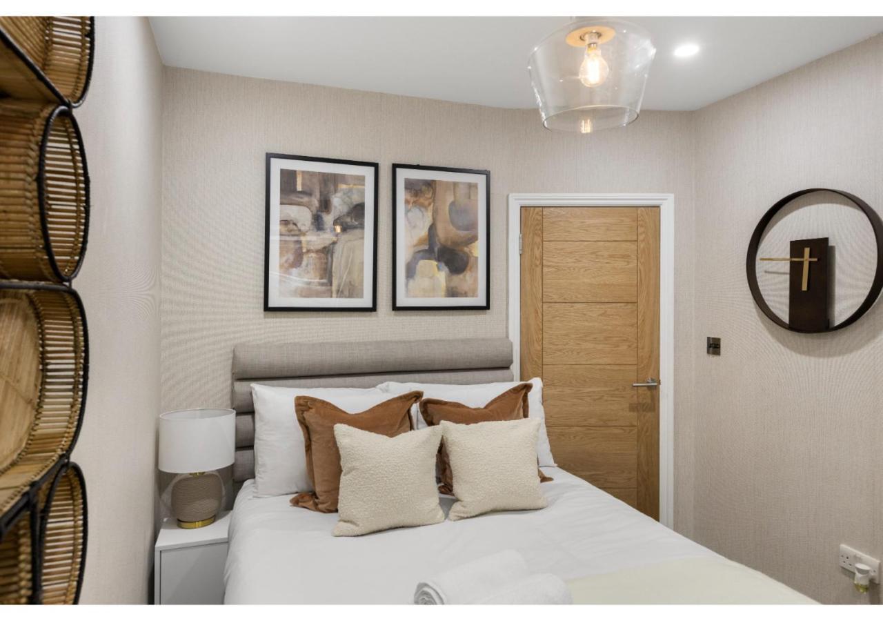 Conveniently Situated - Luxuriously Furnished! Apartment London Exterior photo