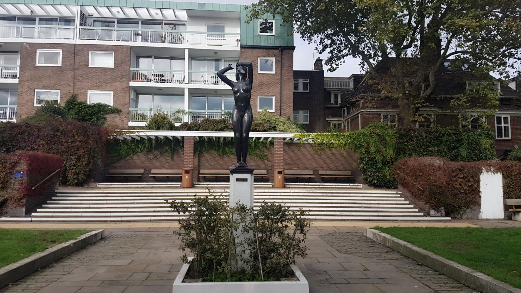 Conveniently Situated - Luxuriously Furnished! Apartment London Exterior photo